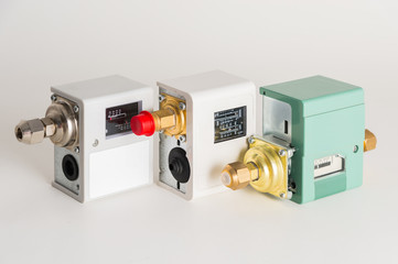 Signal Convertors & Pressure switch